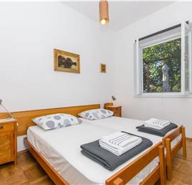 2 Bedroom Cottage with Garden in Hvar Town, Sleeps 4-5 